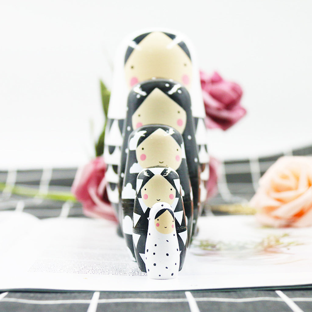 5Pcs Wooden Matryoshka Dolls J817590