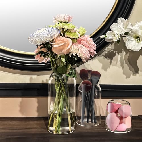 Clear Ribbed Glass Vase, 7.87 Inches E902