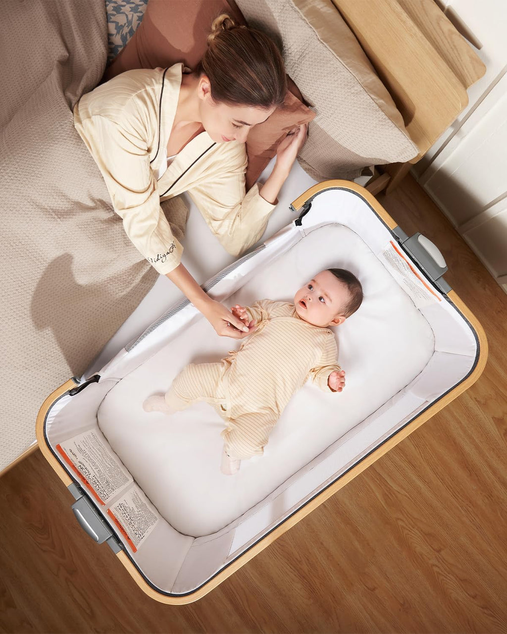 Portable Bedside Bassinet with Skin-Friendly Mattress Q561