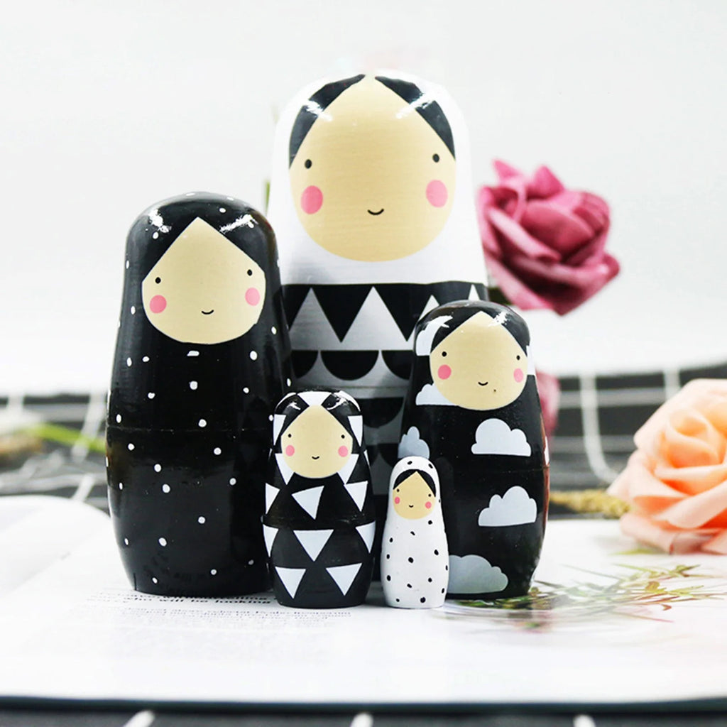 5Pcs Wooden Matryoshka Dolls J817590