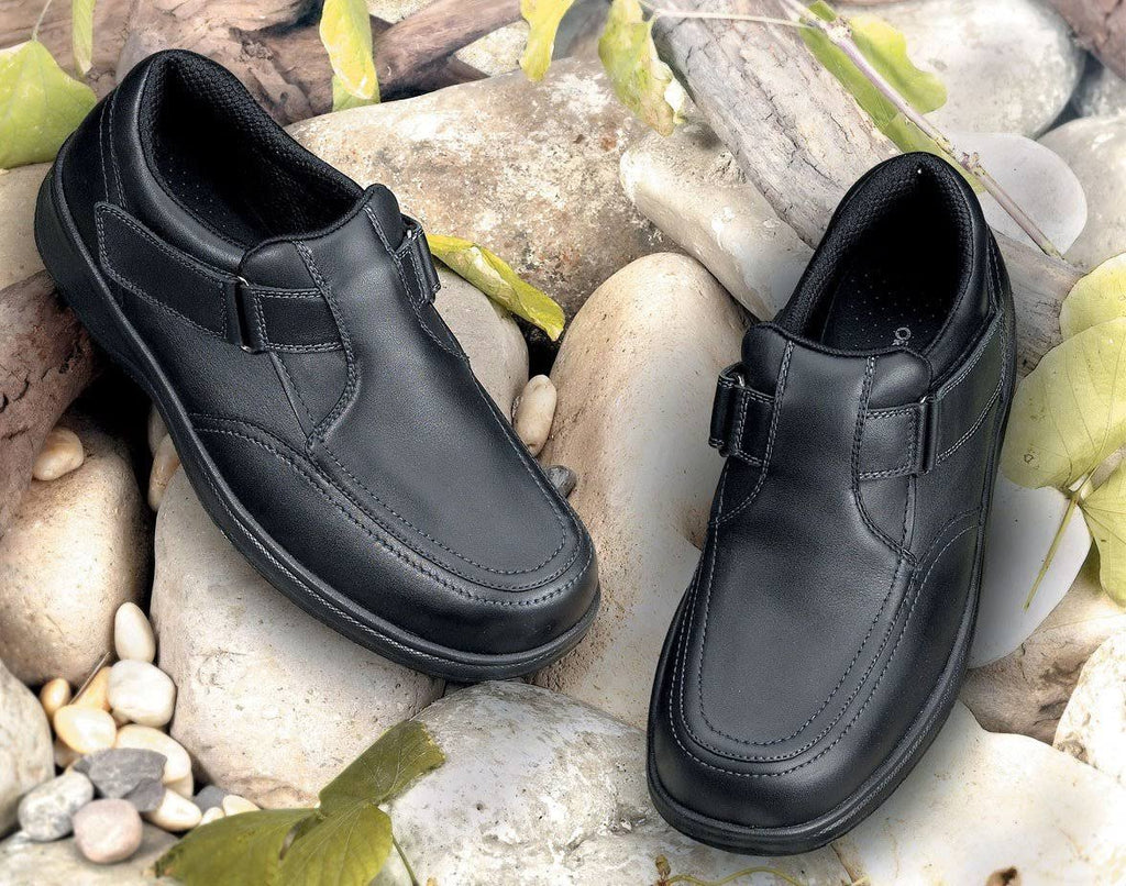 Black Leather Men’s Size 10 Shoes P379