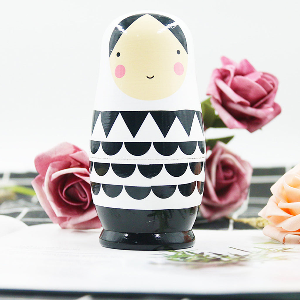 5Pcs Wooden Matryoshka Dolls J817590