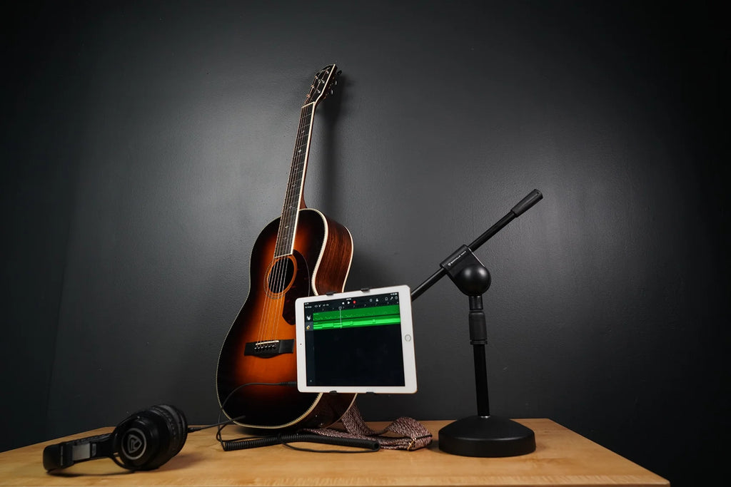 4-Person Podcasting with Mixer Headphones Amp Stands U481