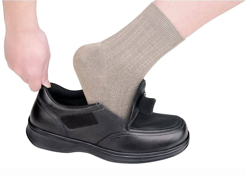 Black Leather Men’s Size 10 Shoes P379