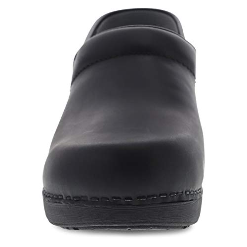 Lightweight Slip-Resistant Clogs K691