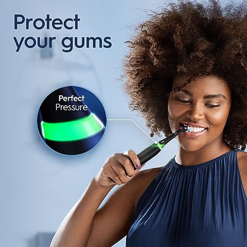 White Rechargeable Electric Toothbrush with 2 Brush Heads and Travel Case N550762
