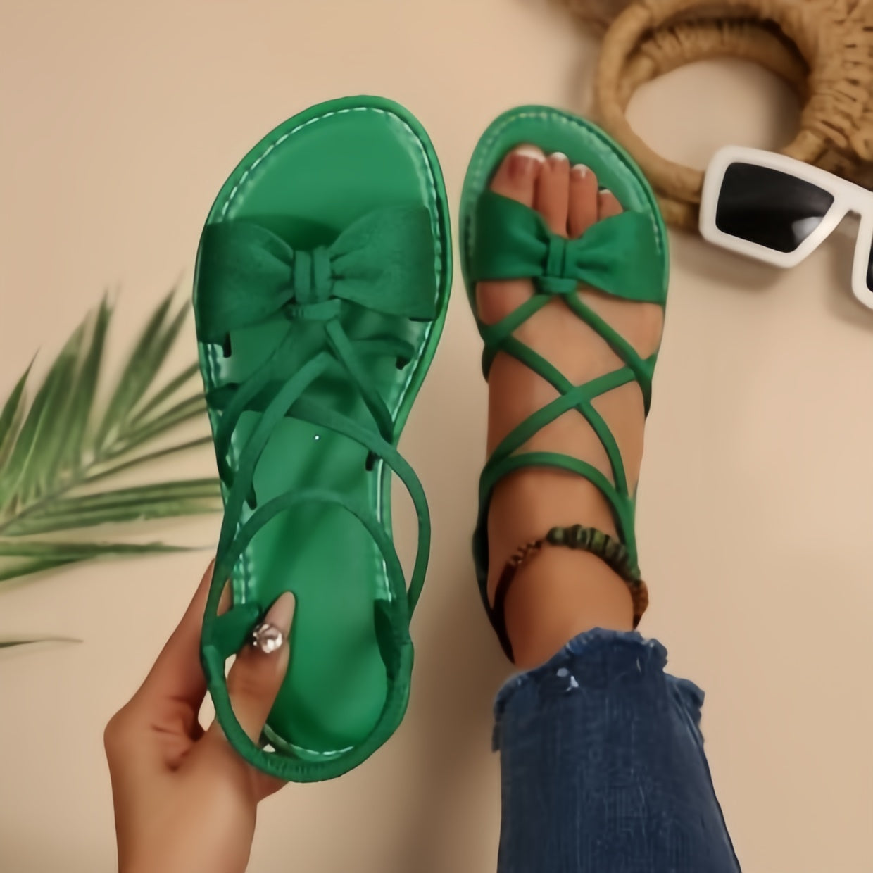 Women's Crisscross Strappy Bow Flat Sandals – Elegant Summer Gladiator Style