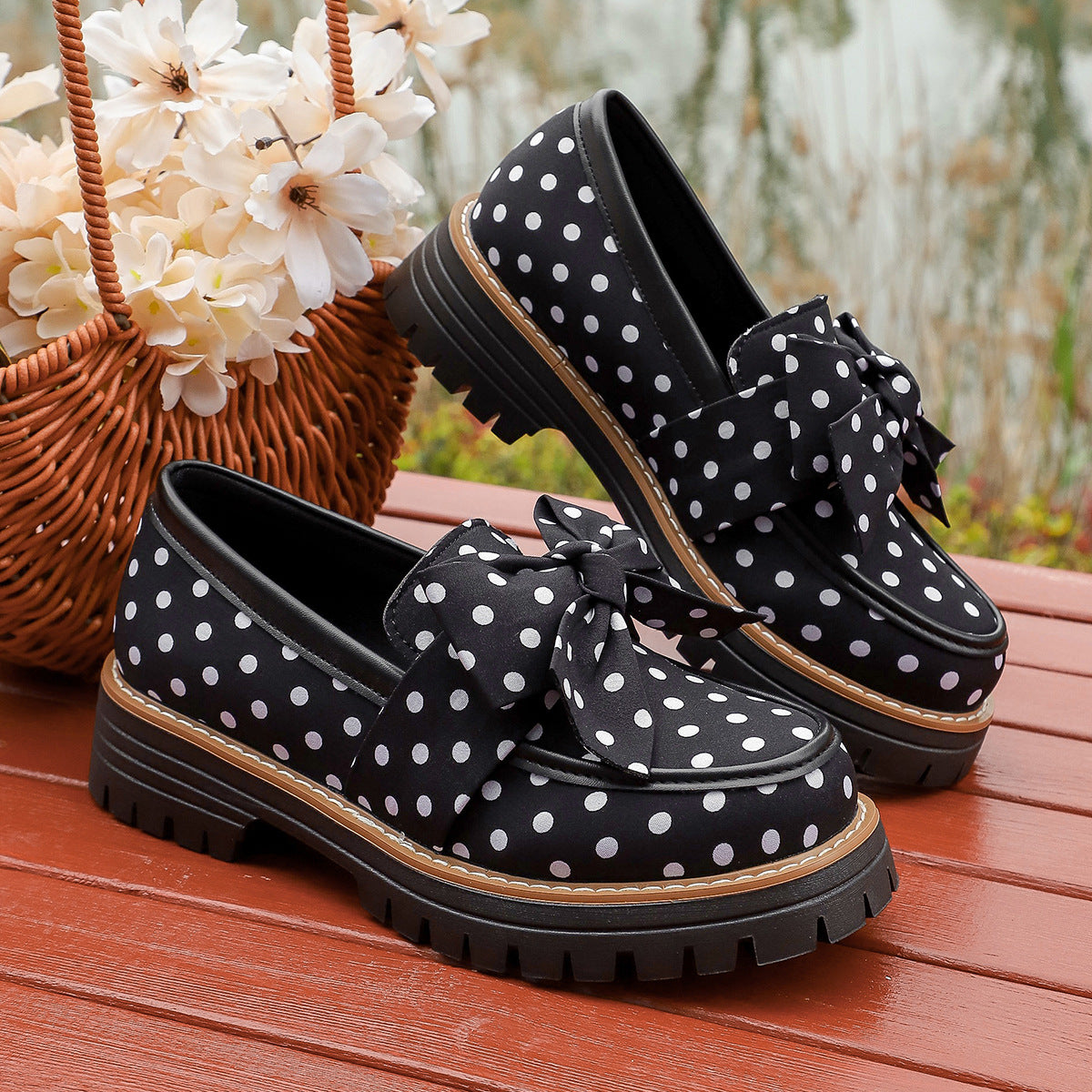 Women's Polka Dot Bow Platform Loafers – Chunky Lug Sole Slip-On Loafers