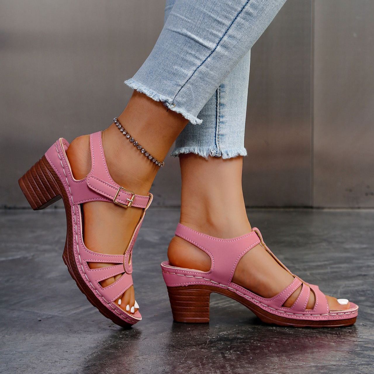 Women's 7cm Chunky Block Heel Sandals - T-Strap Cutout Platform Sandals